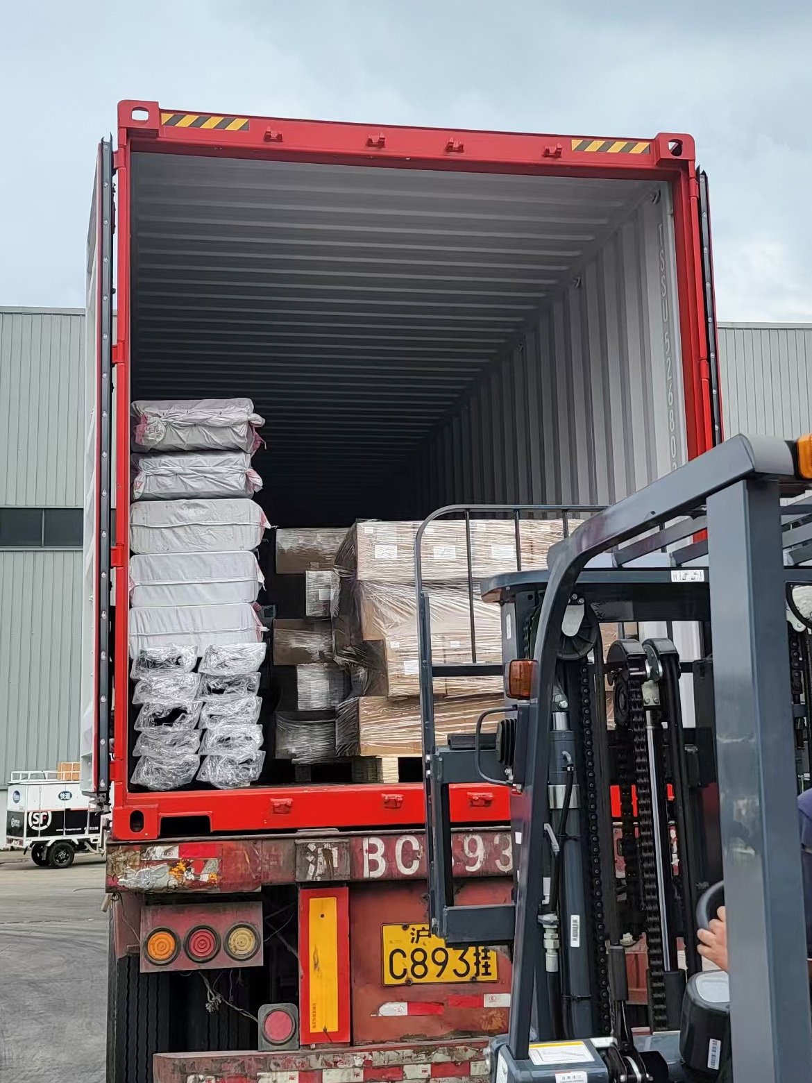 Container loading for greenhouse component export